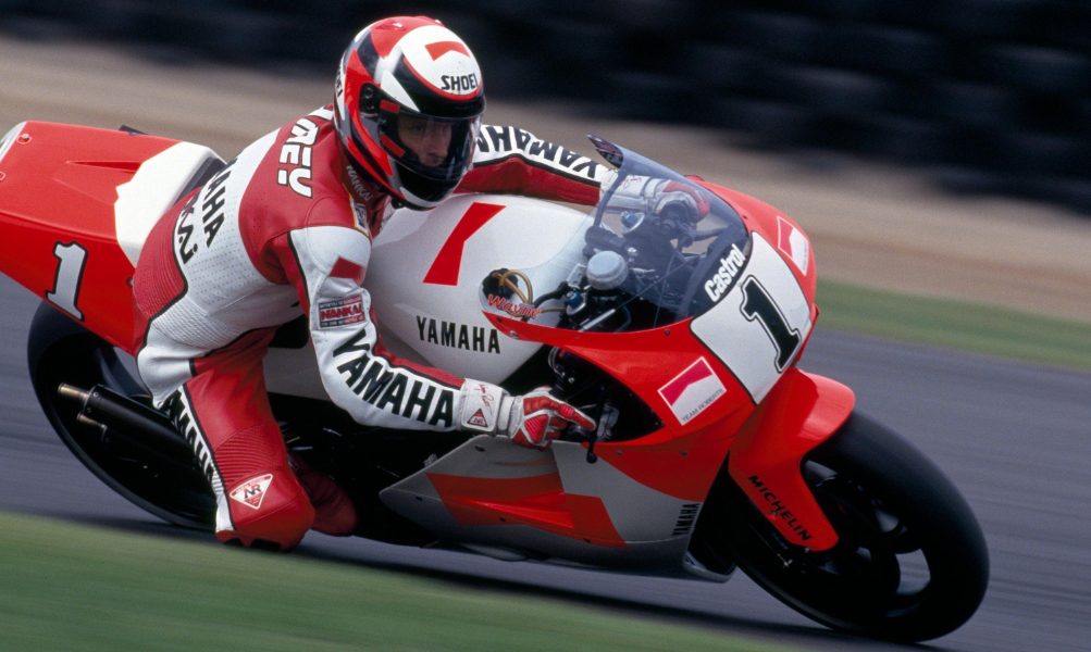 Wayne Rainey riding for Yamaha at Donington in 1992