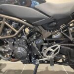 Yamaha Niken GT - close up engine, frame, quickshifter 